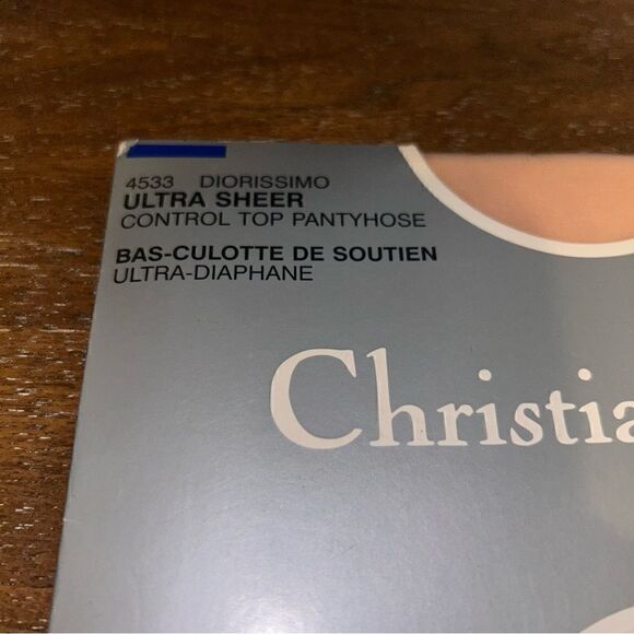 New, Christian Dior 4533 Diorissimo Ultra Sheer Control Top Pantyhose (2 pack) - Picture 8 of 8